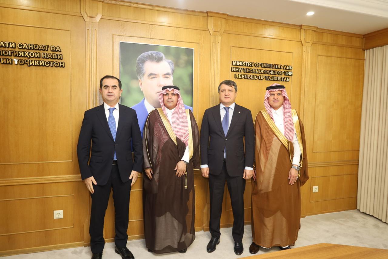 إنجاز العالمية تعزّز حضورها في قطاع التقنية والحلول الرقمية